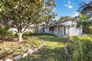 8321 Brandeis Cir E, Sarasota, FL 34243