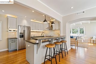 536 Aileen St, Oakland, CA 94609