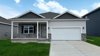 5128 168th St, Urbandale, IA 50323
