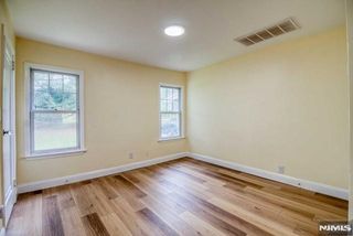 204 Pascack Rd #2, Park Ridge, NJ 07656