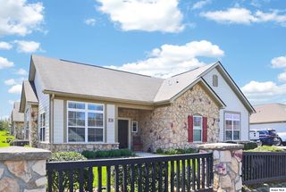 102 Colonial Woods Dr, Mount Vernon, OH 43050