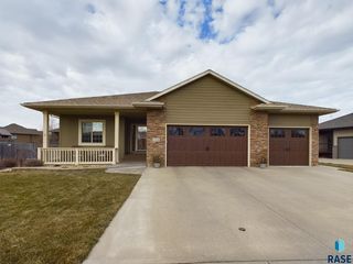 1308 W  Waterstone Dr, Sioux Falls, SD 57108