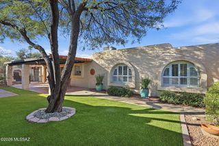 810 N  Camino Santiago, Tucson, AZ 85745
