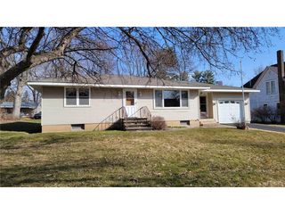 6516 Elm St, North Branch, MN 55056