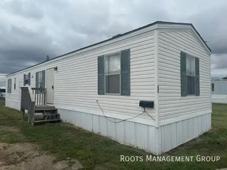 700 E  6th St #17, Hays, KS 67601