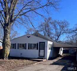57588 Woodrow St, Elkhart, IN 46517