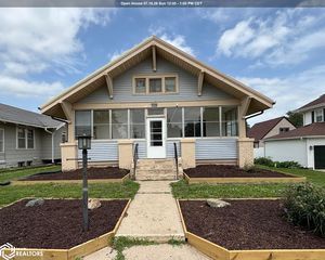 315 7th St, Gladbrook, IA 50635