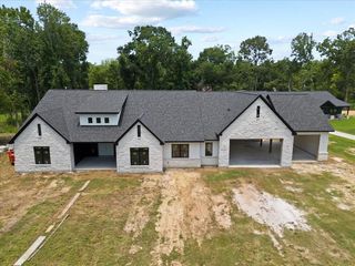 117 Daisy Ln, Baytown, TX 77523