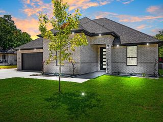 716 E  Jefferson St, Waxahachie, TX 75165