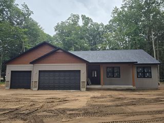 918 N  Scenic Dr, Muskegon, MI 49445
