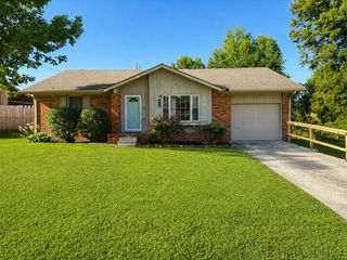 106 Holiday Pl, Madisonville, KY 42431