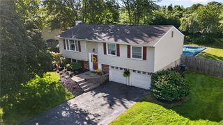 73 Blackwell Ln, Henrietta, NY 14467