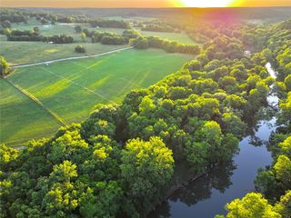 15911 Steam Hollow Dr, Licking, MO 65542