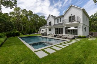14 Bridies Path, Southampton, NY 11968