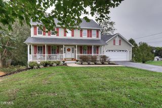 215 Bart Green Dr, Johnson City, TN 37615