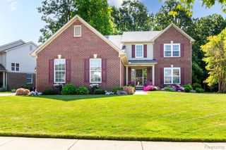 25233 Hunter Ln, Flat Rock, MI 48134
