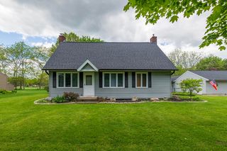 7801 N  30th St, Richland, MI 49083