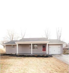 5313 Clearview Dr, Blanchester, OH 45107