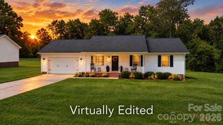 1545 Hamlet St, Lincolnton, NC 28092