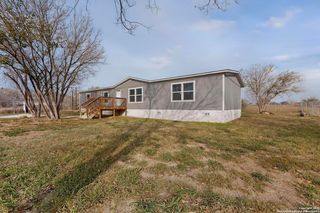 19124 La Gloria, Elmendorf, TX 78112