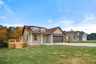57 Queens Dr, East Bernstadt, KY 40729