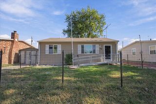421 N  38th St, Council Bluffs, IA 51501