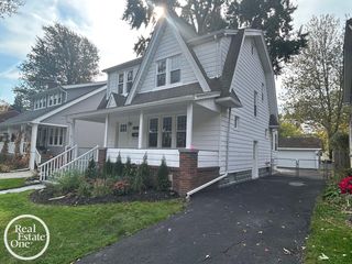 1765 Brys Dr, Grosse Pointe Woods, MI 48236