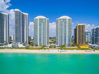 16047 Collins Ave, North Miami Beach, FL 33160