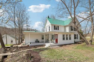3223 County Rd S, Mount Horeb, WI 53572
