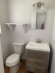 1/2 Bathroom in Main Bedroom