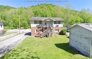 306 Campbells Creek Dr, Charleston, WV 25306