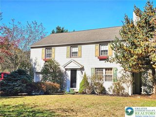 243 Linden Ln, Riegelsville, PA 18077