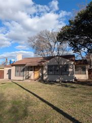 2748 S  Llewellyn Ave, Dallas, TX 75224