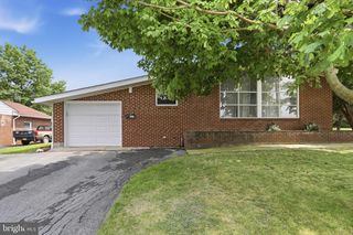 133 Williamson Ave, Greencastle, PA 17225