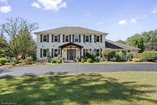 6N066 Chambellan Ln, Wayne, IL 60184