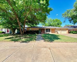 6209 Knoxville Dr, Lubbock, TX 79413