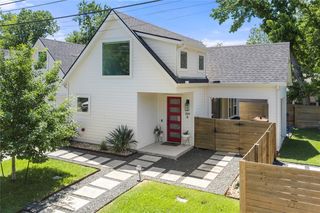 1129 Henninger St #B, Austin, TX 78702