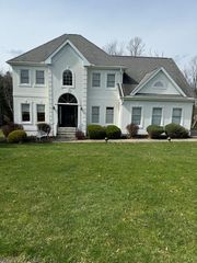 33 Aaron Way, Wheeling, WV 26003