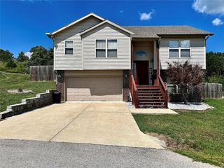 20239 Havana Ln, Saint Robert, MO 65584