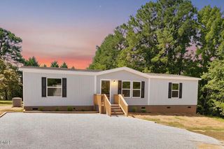79 Maple St, Coats, NC 27521