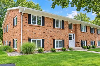 5270 Southbrook Ct #64, Hudsonville, MI 49426