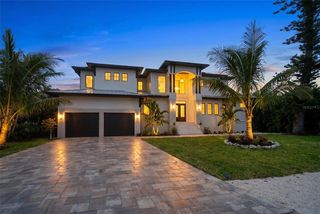 626 Buttonwood Dr, Longboat Key, FL 34228