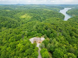 241 Hidden Cove Ln, Allons, TN 38541