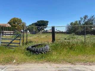 248 S  Pacific Rd, Manteca, CA 95337