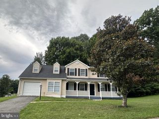 5561 Rowser Dr, Woodbridge, VA 22193