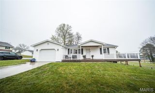 436 8th St, Vienna, MO 65582