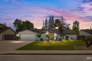 7204 Outingdale Dr, Bakersfield, CA 93309