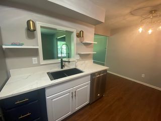 6970 Carriage Hill Dr #202, Brecksville, OH 44141