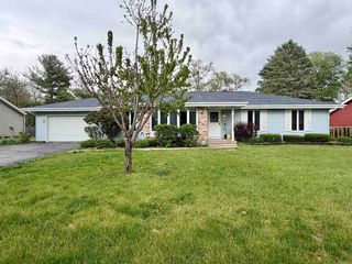 928 Columbia Dr, Janesville, WI 53546