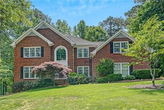 520 Mountainbrooke Cir, Stone Mountain, GA 30087